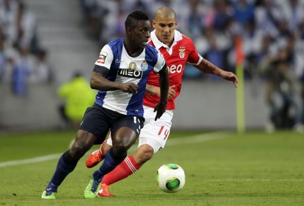 2013-05-11t194631z_1763398622_gm1e95c0ael01_rtrmadp_3_soccer-portugal_reuters