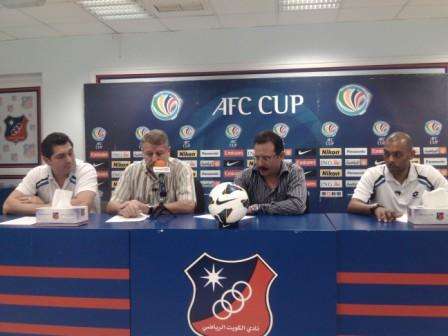 مارين متحدثا خلال المؤتمر الصحافي