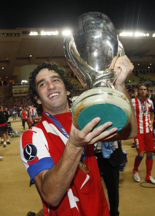 2012-08-31t210810z_599539210_gm1e8910e8j01_rtrmadp_3_soccer-supercup_reuters