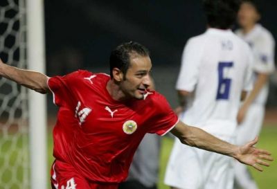 سلمان عيسى افتتح التسجيل للأحمر البحريني في أواخر الشوط الأول