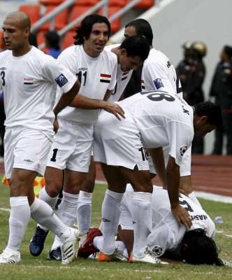 أسود الرافدين سجلوا النصر العربي الأول في هذه النسخة
