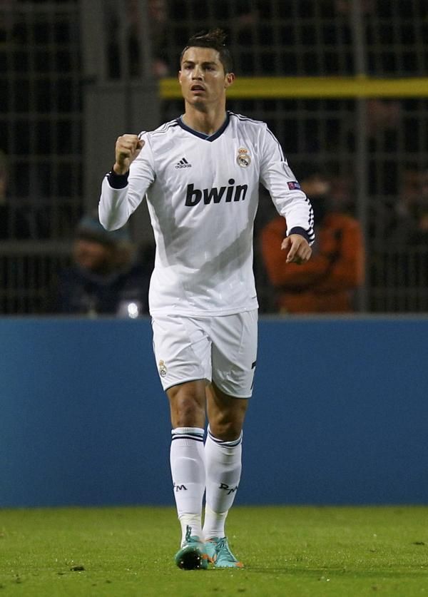 2012-10-24t194858z_2041416872_lr1e8ao1j1b60_rtrmadp_3_soccer-champions_reuters