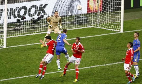 2013-05-15t204140z_268856361_lr2e95f1lh656_rtrmadp_3_soccer-europa_reuters