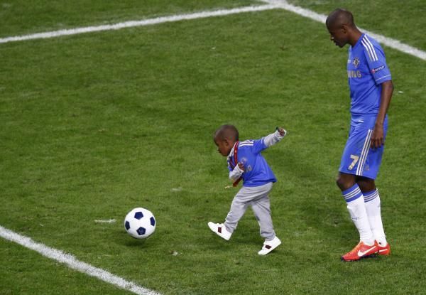 2013-05-15t211941z_1884800637_lr2e95f1n8i8z_rtrmadp_3_soccer-europa_reuters
