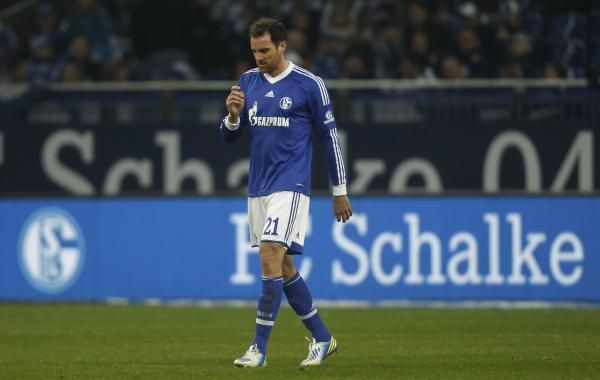 2012-12-15t183756z_1391837293_bm2e8cf1i7m01_rtrmadp_3_soccer-germany_reuters