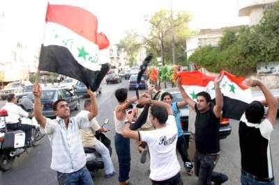 مئات العراقيين خرجوا للإحتفال في شوارع بغداد