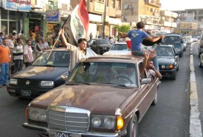 الشعب الصامد لم تمنعه ظروفه من الابتسامة العريضة بعد تأهل المنتخب