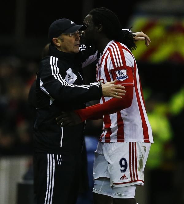 2012-12-26t213838z_1623043347_gm1e8cr0fm101_rtrmadp_3_soccer-england_reuters