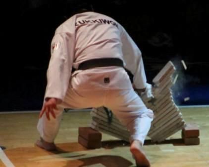 عرض تكسير الرخام 