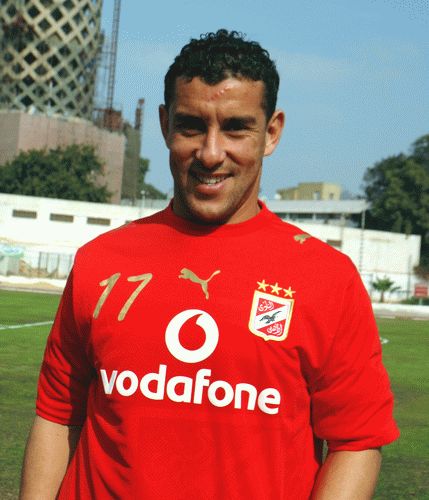 أنيس بوجلبان بفانلة الاهلي المصري