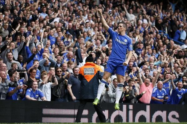 توريس يقفز فرحا بهدف التأهل لدوري الأبطال