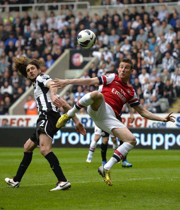 2013-05-19t163001z_1577039285_gm1e95k018l01_rtrmadp_3_soccer-england_reuters