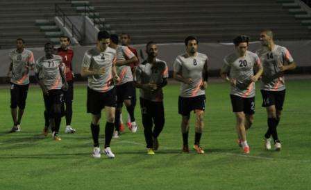 لاعبو الجيش القطري يؤدون تدريبهم الاول بجدة