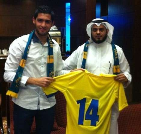 عبدالله ذيب يوقع على عقده الإحترافي مع العروبة 