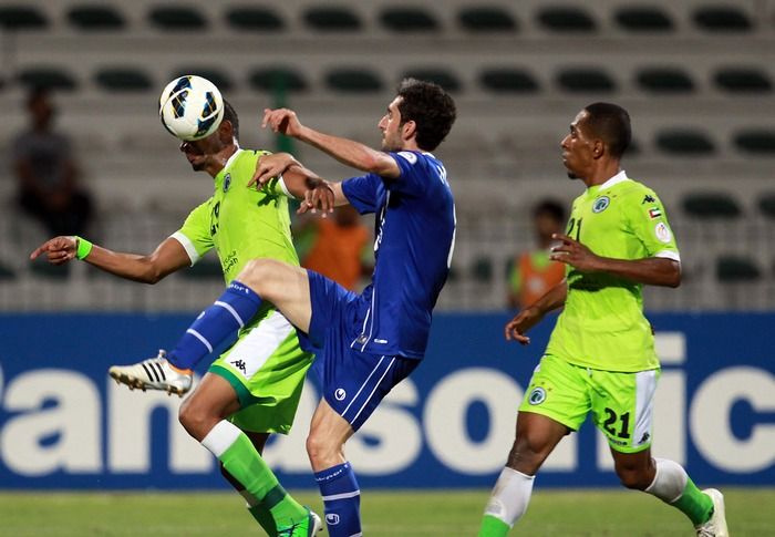 لقطة من لقاء سابق بين الفريقين