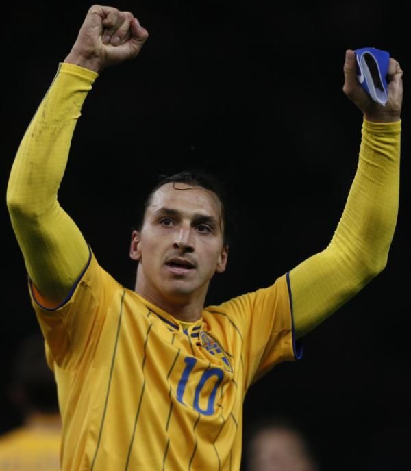 2012-10-16t213210z_1199576_bm2e8ag1t7c01_rtrmadp_3_soccer-world_reuters