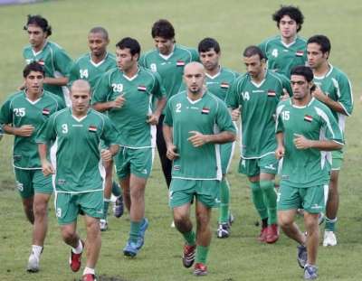 منتخب العراق الوطني في آخر وحدة تدريبية له يوم امس في بانكوك
