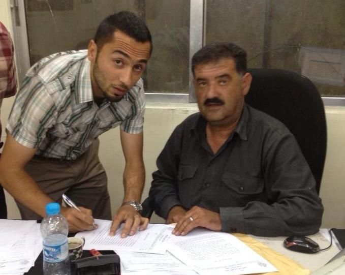 محمد عبد الرؤوف لحظة توقيع العقد 