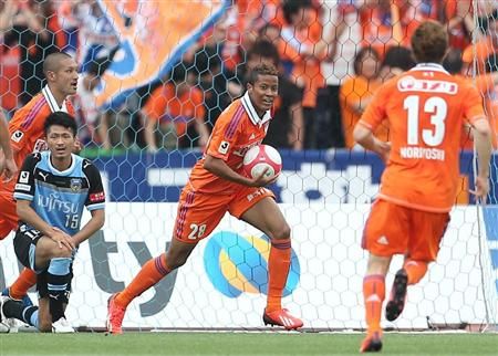 موساشي سوزوكي بعد تسجيله هدف التعادل