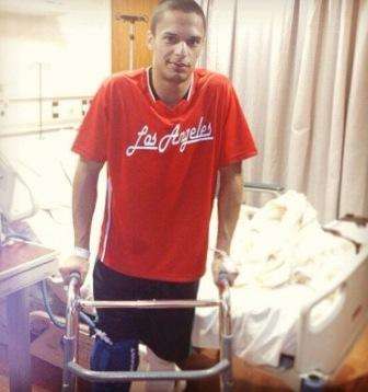 احمد الصغير بعد اجراء العملية في اسبيتار