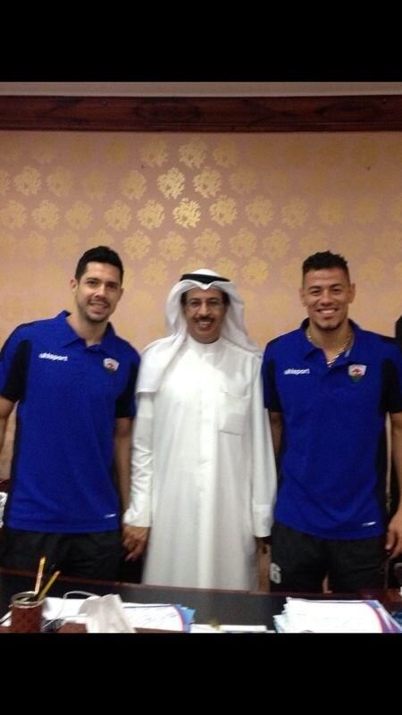 الشمري يتوسط نينو وفينيسيوس بعد التوقيع على العقود