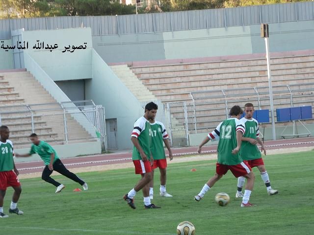 من احماء لاعبين الوحدات وبعدســـة كووورة