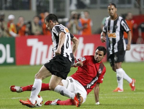 2013-05-31t023111z_742461805_gm1e95v0t0h01_rtrmadp_3_soccer-libertadores_reuters