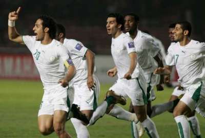 ياسر ورفاقه جيل سعودي جديد عبر لنصف نهائي آسيا -- (الفرحة السعودية بالهدف الأول)