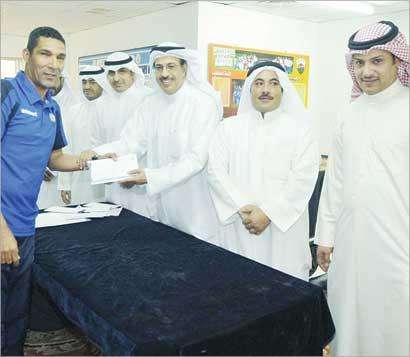 الشمري في مناسبة سابقة يكرم سيلفا