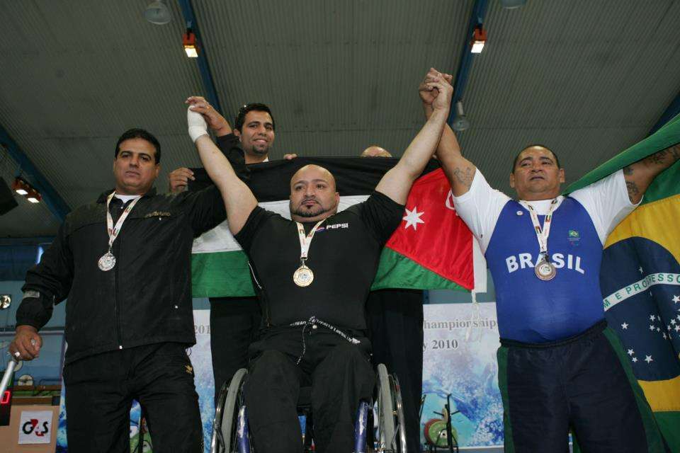البطل العالمي معتز الجنيدي "وسط"