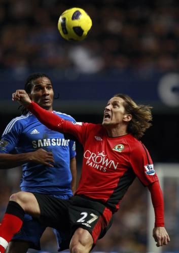 2011-01-152011-01-15t174114z_01_edy12_rtridsp_3_soccer-england-cup_reuters