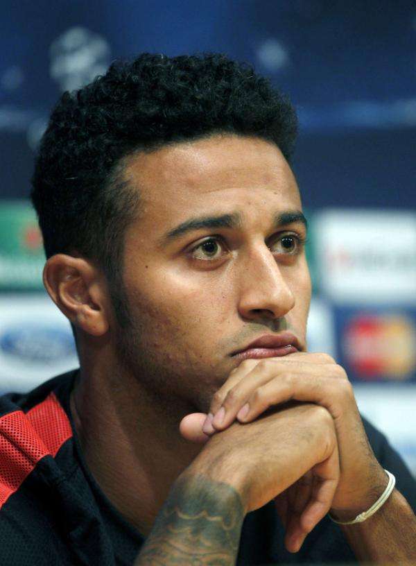 2012-09-18t153946z_1345748615_gm1e89i1toi01_rtrmadp_3_soccer-champions_reuters