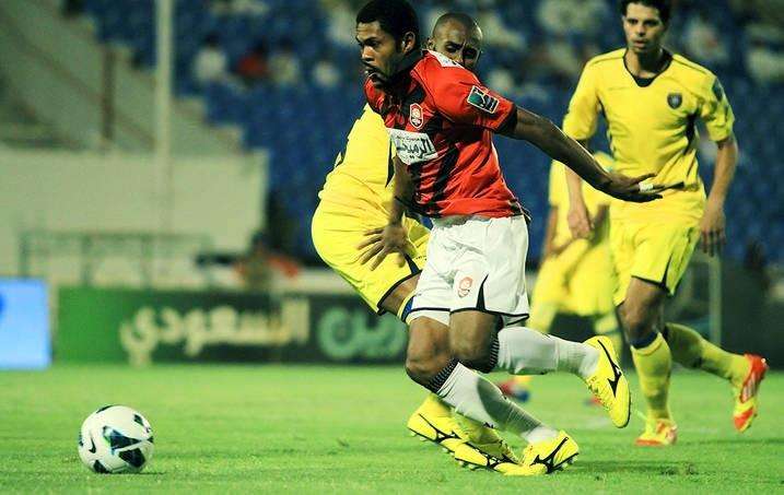 مهاجم الرائد السابق ديبا ايلونجا