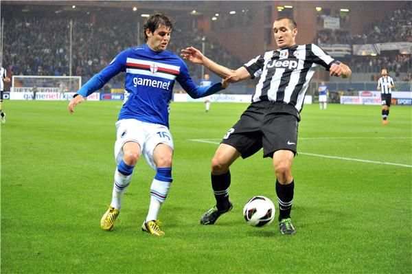 اندريا بولي  