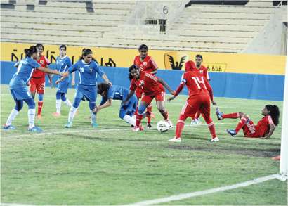 جانب من لقاء سابق لأزرق السيدات