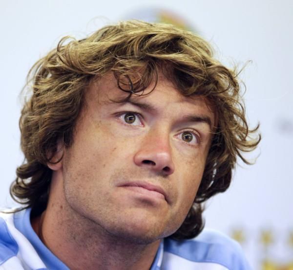 2012-09-09t163456z_1523122009_gm1e89a01cm01_rtrmadp_3_soccer-world_reuters