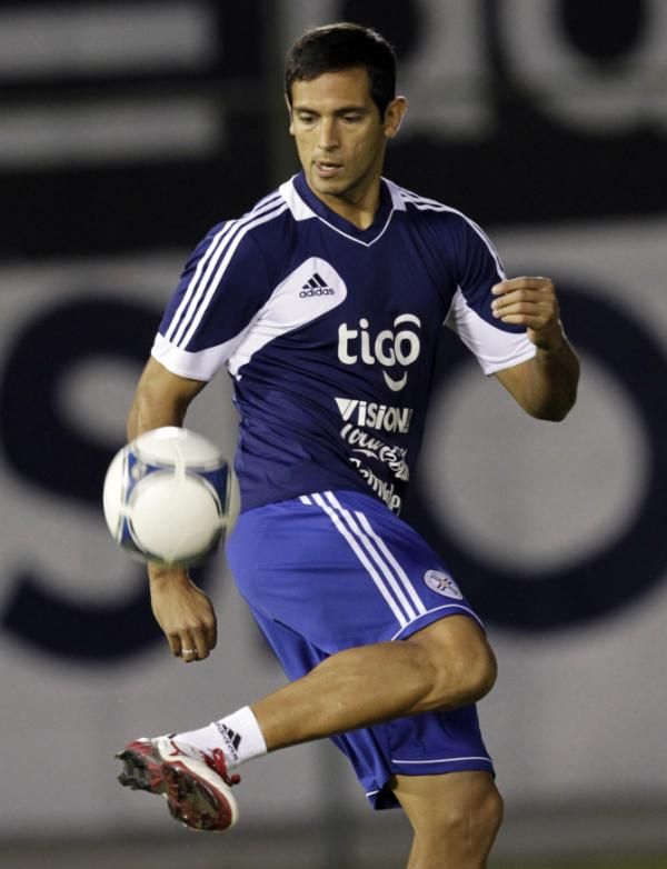 2012-09-10t224713z_494494199_gm1e89b0isi01_rtrmadp_3_soccer-world-paraguay_reuters