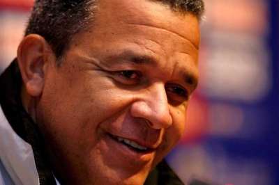 أنجوس خلال المؤتمر الصحفي اليوم