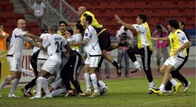 صورة اخرى من فرحة تأهل لاعبي العراق