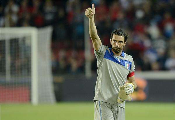 الحارس الإيطالي بوفون