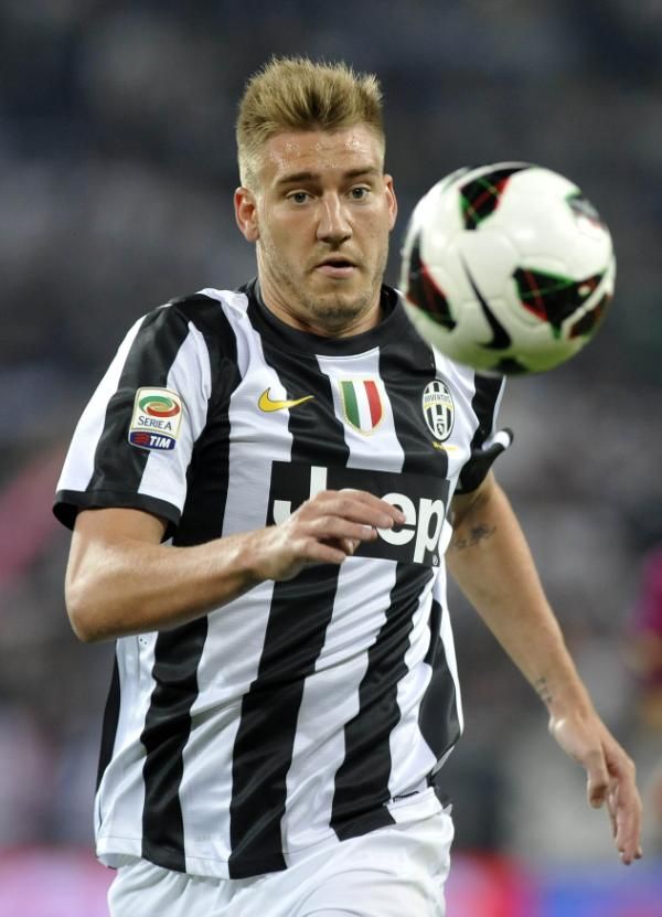 2012-09-22t210636z_775161568_gm1e89n0e4t01_rtrmadp_3_soccer-italy_reuters