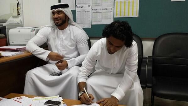 توقيع حسن علي إبراهيم لنادي الإمارات