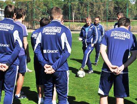 لقطة من التدريب الأول لفريق دينامو في بداية فترة الإعداد بحضور بترسكو
