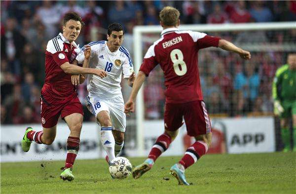 لقطة من مباراة أمس