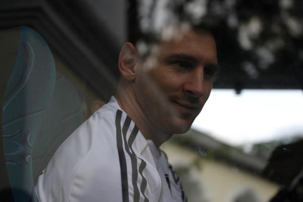 2013-06-13t002046z_1234745360_gm1e96d0n1h01_rtrmadp_3_soccer-friendly_reuters