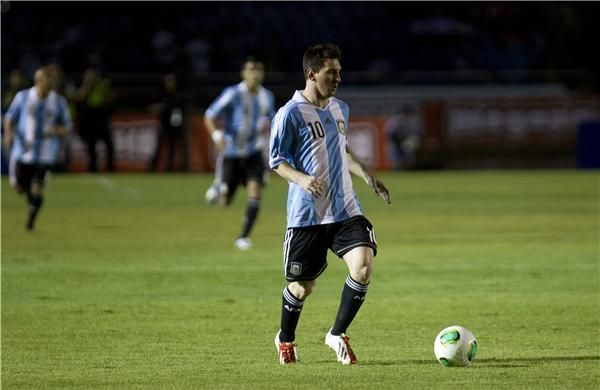 ميسي خلال ودية جواتيمالا