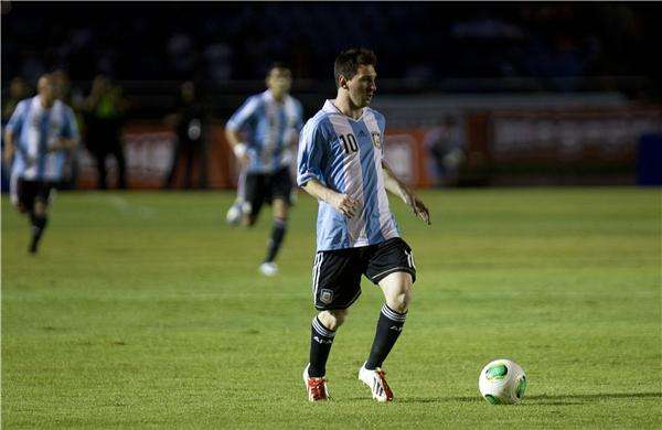 ميسي خلال ودية جواتيمالا