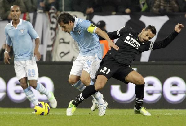 2012-11-17t174755z_1166697644_gm1e8bi04z301_rtrmadp_3_soccer-italy_reuters