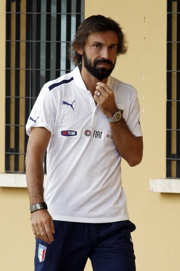 2012-10-09t121236z_1547214429_gm1e8a91k2k01_rtrmadp_3_soccer-italy_reuters