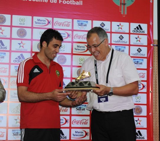 تكريم هداف البطولة المغربية الاعب عبد الرزاق حمد الله